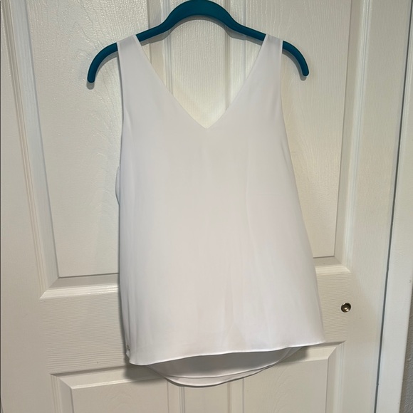 Lilly Pulitzer Florin Top Medium - Picture 1 of 3
